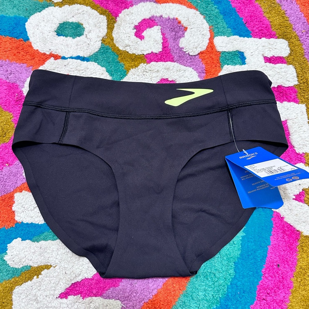 Brooks Elite Buns